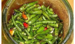青辣椒的腌制方法视频,青辣椒腌制秘籍，美味家常小菜轻松做